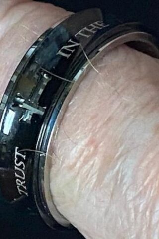 322966635110 4 Cross Spinner Proverbs 3:5 (Size 11 Ring)