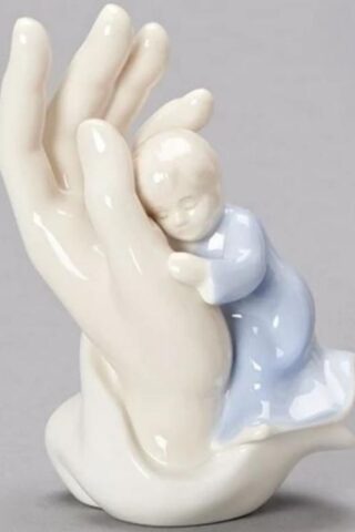 089945243536 Boy Palm Of Hand (Figurine)